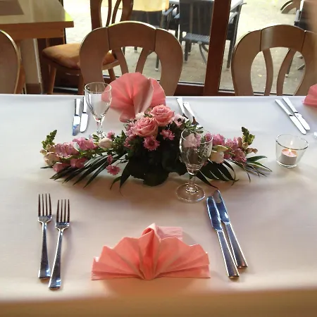 Hotel Hausener Dorfkrug 3*