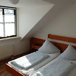 Hausener Dorfkrug 3* Frankfurt am Main