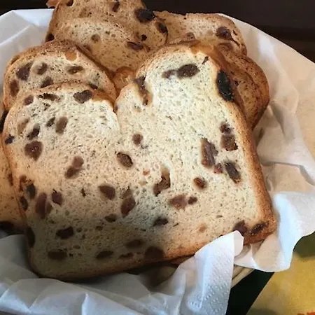 Отель Hausener Dorfkrug 3*