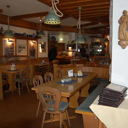 Hotel Hausener Dorfkrug 3*